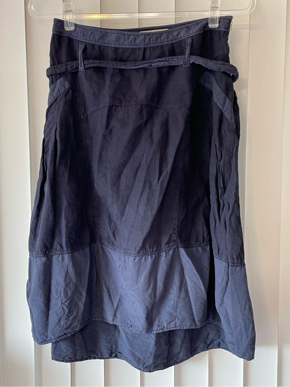 Women’s Navy Linen Tiered A-Line Skirt with a belt- size 6, i BLUES brand